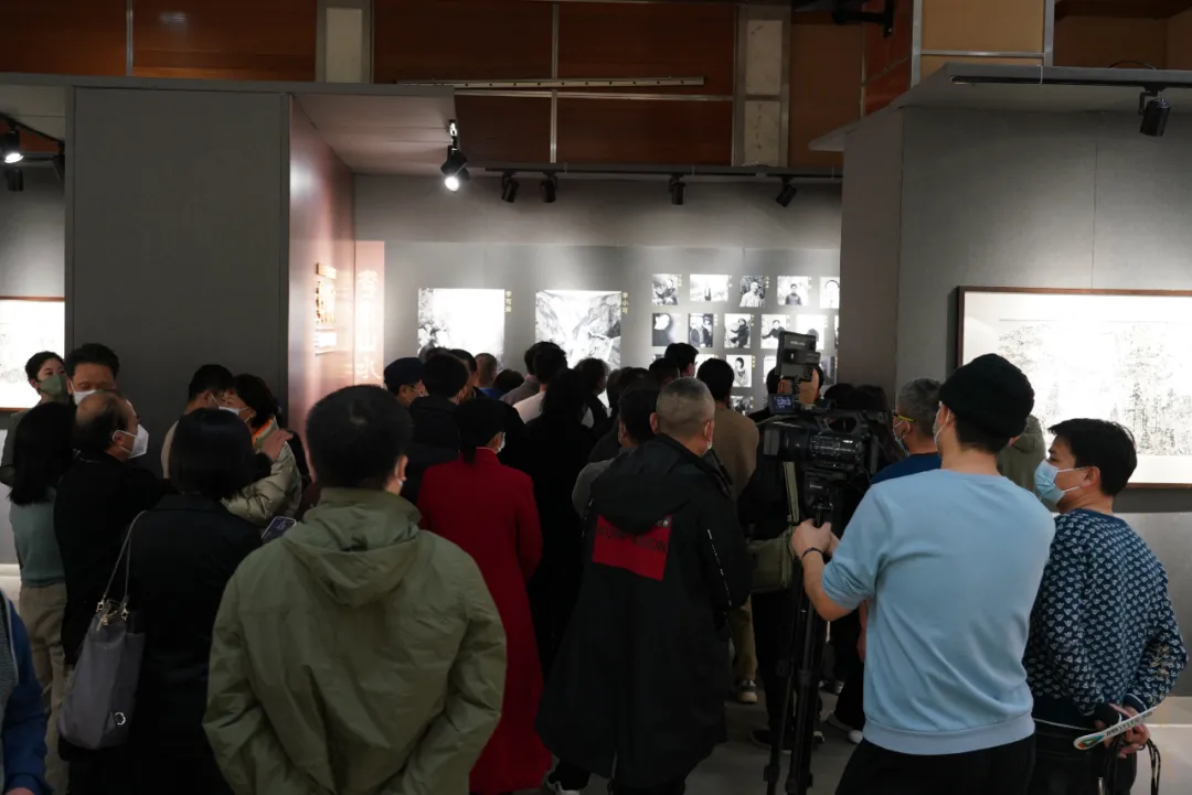 「展讯」自然的感动 传承的力量丨李家山水三代艺术家对景创作展