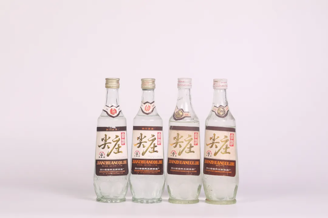 北京荣宝第四届网络文物拍卖会：阆风玄圃——历届评酒大会名品